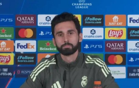 大反转！皇马主帅阿韦洛亚引发争议，球迷齐声嘘：双重标准过于明显