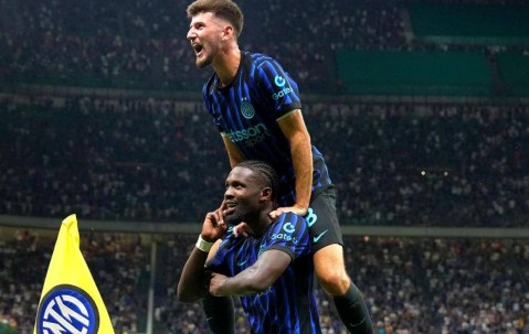 一场5-0踢出意甲惨案，国米新帅创历史，超级后卫独造两球