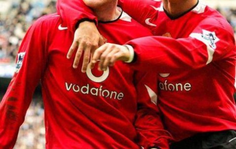 巅峰鲁尼为何放弃皇马？拒绝C罗邀请坚守曼联母队埃弗顿成最终归宿