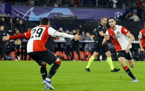 德甲卡位战！斯图加特主场冲前四，残阵弗赖堡客场能否续命？比分预测敲定