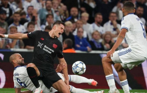 欧冠首轮惊险战平！勒沃库森补时乌龙逆转，德甲劲旅掉链子