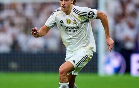 皇马5000万签下顶级后卫！连续3场锁死亚马尔，这笔转会太超值了