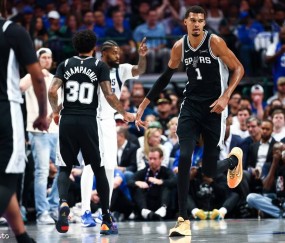 文班亚马40+15状元弗拉格10+10 马刺狂胜独行侠