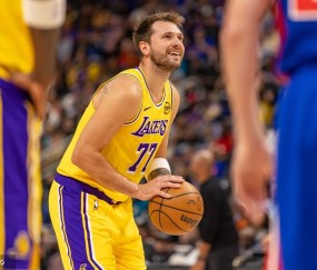 想打季后赛？东契奇接受干细胞移植 力争尽快恢复